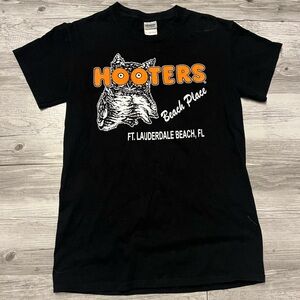 Hooters Tee